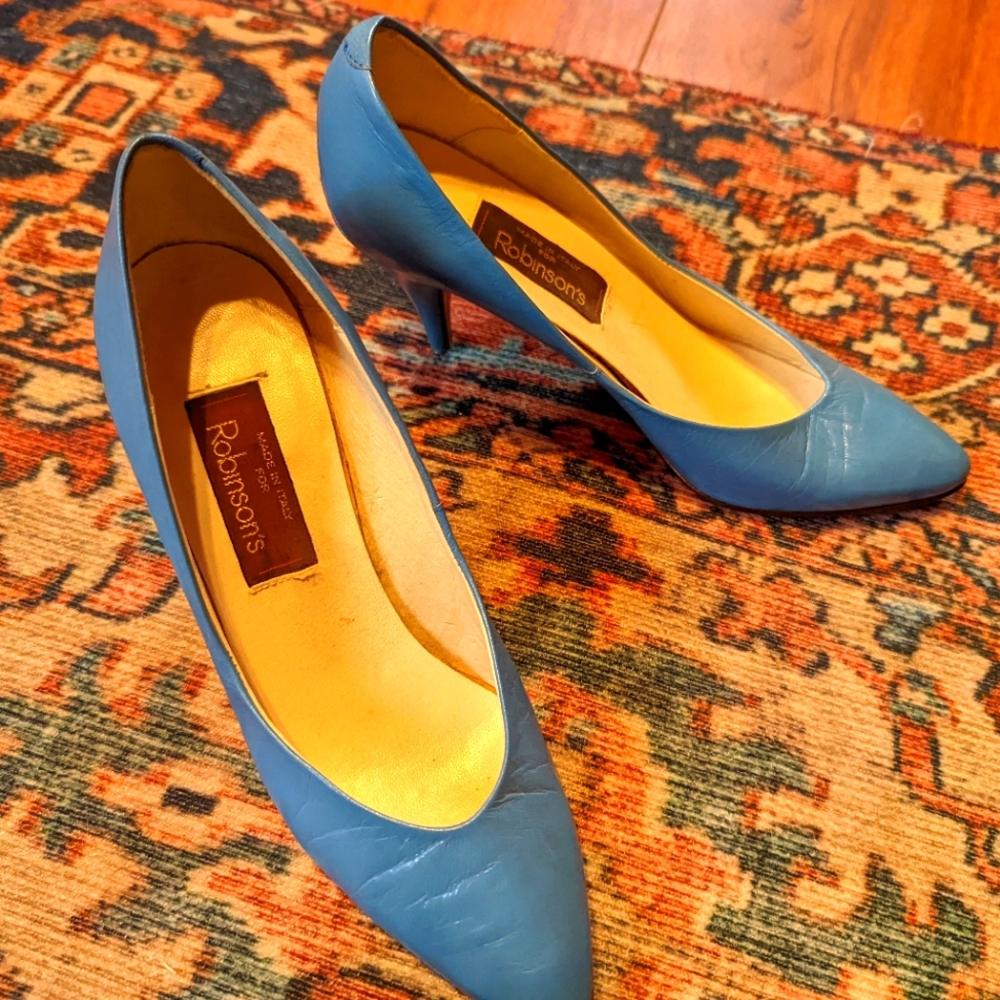 Vintage pumps
